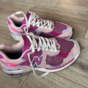 New Balance 2002R "Protection Pack" in pink and purple size 10, used